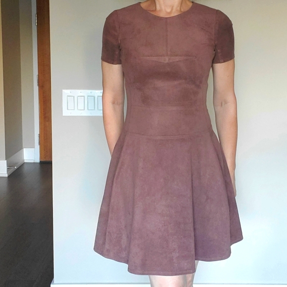 ๐ 2X HOST PICK ๐ BCBG MaxAzria A-line Faux Leather Dress - Picture 3 of 9